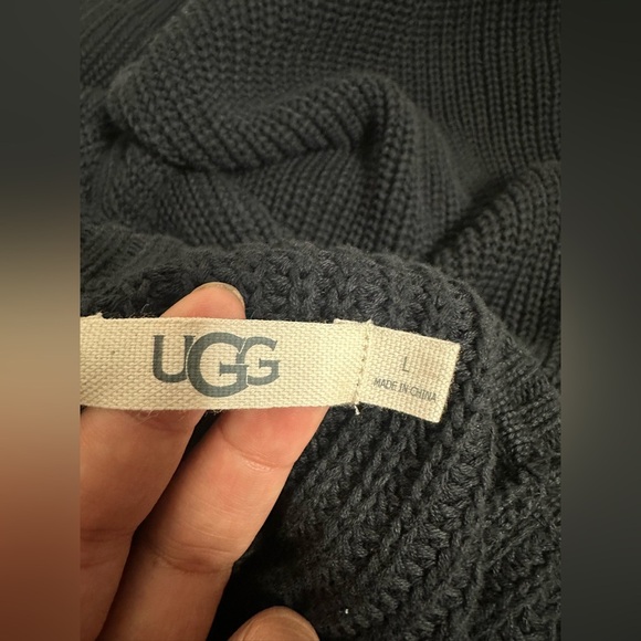 UGG Black Turtleneck Sweater size L - Picture 5 of 9